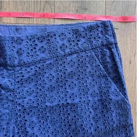 Lilly Pulitzer Makenna Eyelet Shorts Navy Blue Size 16P Cotton Dressy NWT - Picture 7 of 9